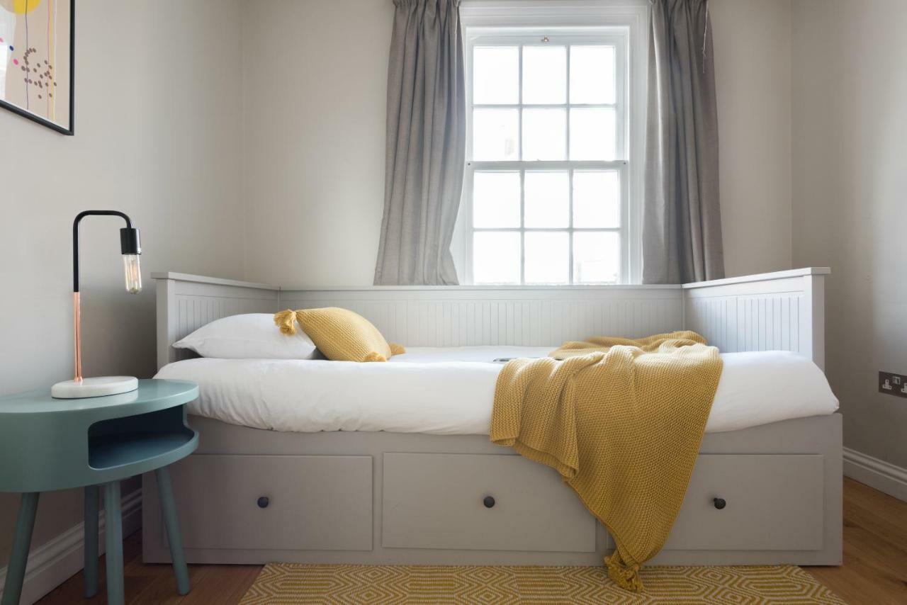 The Navy Court - Scandinavian Inspired 4Bdr Home Oxford Esterno foto
